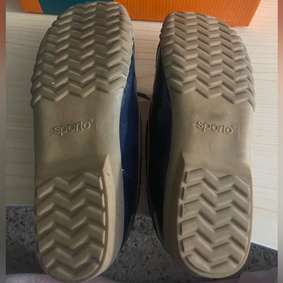 EUC Navy Duck Boot size 8.5 - Picture 4 of 6